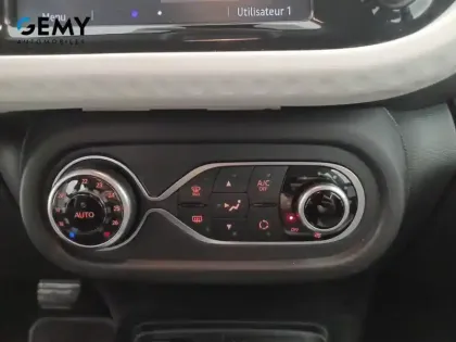 Photo 14 Renault Twingo  III E-Tech
