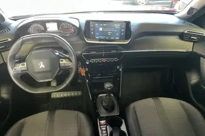 Photo 15 Peugeot 2008  PureTech 130 S&S BVM6