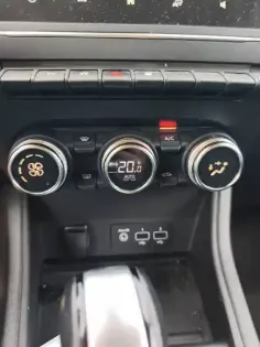 Photo 22 Renault Captur  E-Tech 145 - 21
