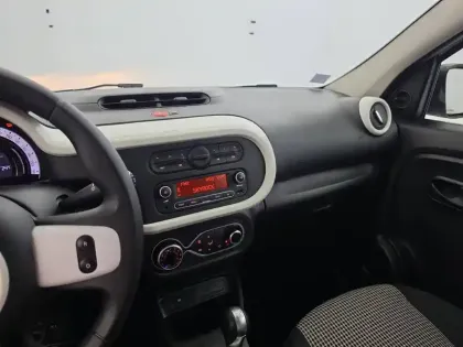 Photo 92 Renault Twingo  III E-Tech