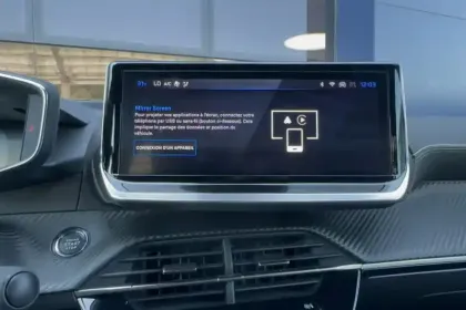 Photo 17 Peugeot 208  Hybrid 110 e-DCS6