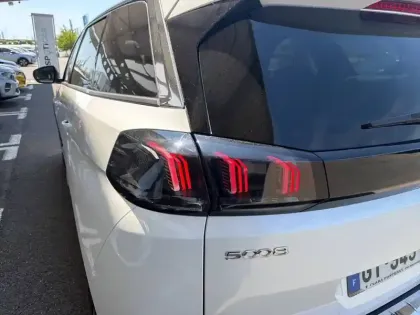 Photo 16 Peugeot 5008  Hybrid 136 e-DCS6