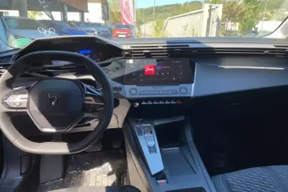Photo 15 Peugeot 308  Plug-in Hybrid 195 ch e-DCS7
