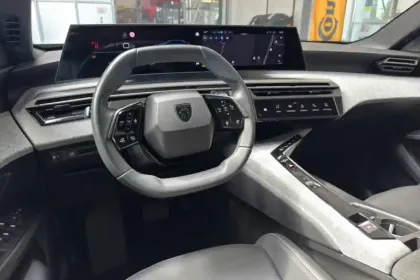 Photo 25 Peugeot 3008  Hybrid 136 e-DCS6