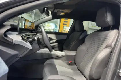 Photo 9 Peugeot 3008  Hybrid 136 e-DCS6