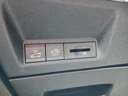 Photo 21 Peugeot 3008  Hybrid 145 e-DCS6