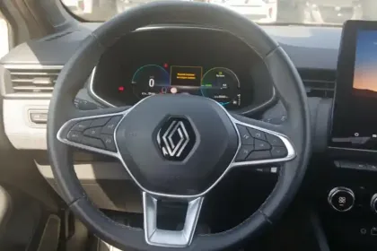 Photo 18 Renault Clio  E-Tech full hybrid 145