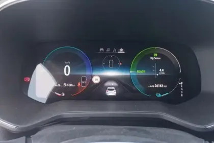 Photo 19 Renault Clio  E-Tech full hybrid 145