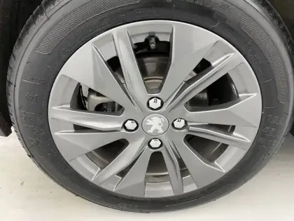 Photo 14 Peugeot 208  Electrique 50 kWh 136ch