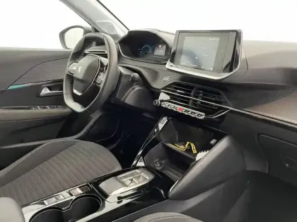 Photo 8 Peugeot 208  Electrique 50 kWh 136ch