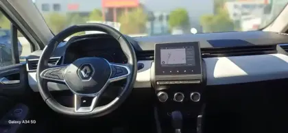 Photo 20 Renault Clio  E-Tech hybride 145