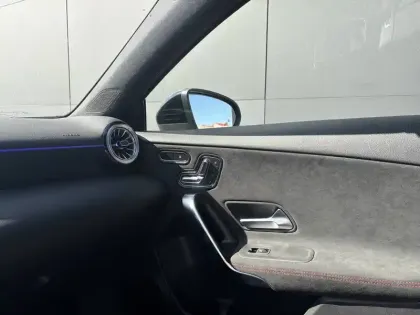 Photo 16 Mercedes Classe A  250 e Hybrid EQ