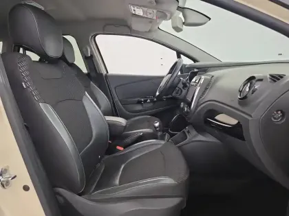 Photo 61 Renault Captur  TCe 90 Energy