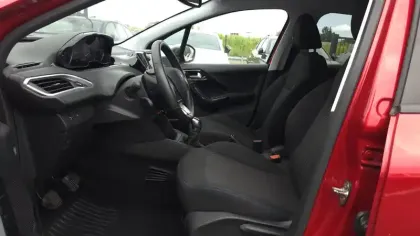 Photo Peugeot 208 Signature