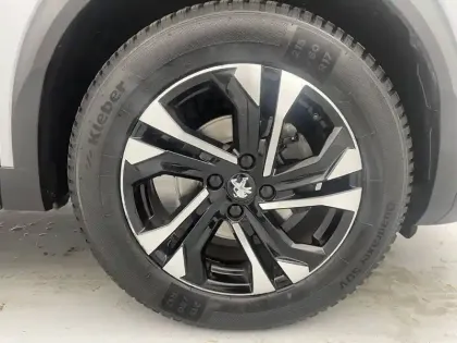 Photo 17 Peugeot 2008  PureTech 130 S&S EAT8