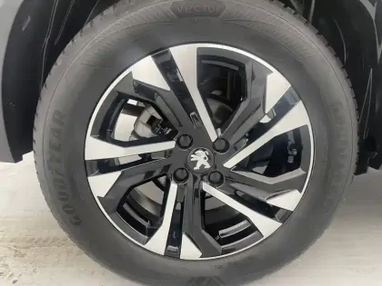 Photo 18 Peugeot 2008  PureTech 130 S&S EAT8