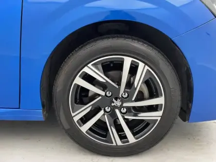 Photo 17 Peugeot 208  PureTech 100 S&S BVM6