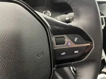 Photo 32 Peugeot 208  PureTech 100 S&S BVM6