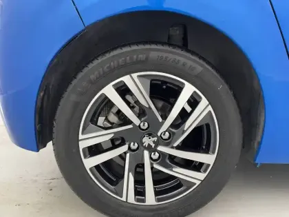 Photo 18 Peugeot 208  PureTech 100 S&S BVM6
