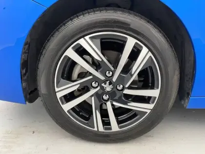 Photo 16 Peugeot 208  PureTech 100 S&S BVM6