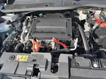 Photo 9 Citroën C4 e- 136 ch Automatique
