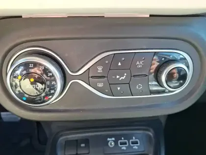 Photo 26 Renault Twingo  III Achat Intégral