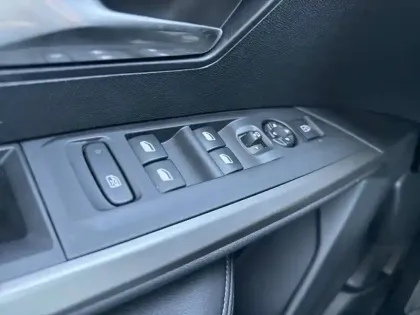 Photo 58 Peugeot 5008  Hybrid 145 ch e-DCS6