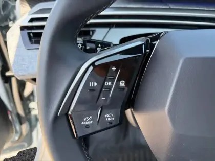 Photo 25 Peugeot 5008  Hybrid 145 ch e-DCS6
