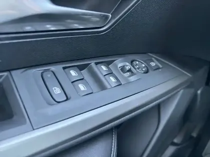 Photo 28 Peugeot 5008  Hybrid 145 ch e-DCS6