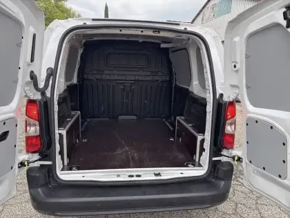 Photo 15 Peugeot Partner  FOURGON STANDARD 650 KG BLUEHDI 100 S&S BVM6