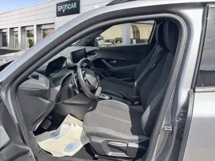 Photo 18 Peugeot 2008  PureTech 130 S&S EAT8