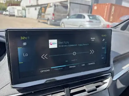 Photo 11 Peugeot 3008  Hybrid 225 e-EAT8
