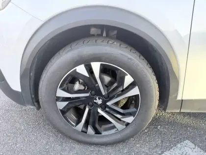 Photo 39 Peugeot 2008  PureTech 130 S&S EAT8