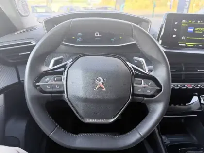 Photo 28 Peugeot 2008  PureTech 130 S&S EAT8