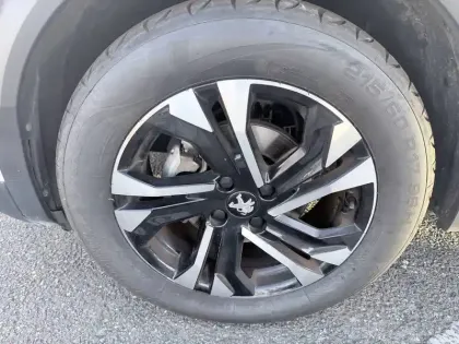 Photo 38 Peugeot 2008  PureTech 130 S&S EAT8