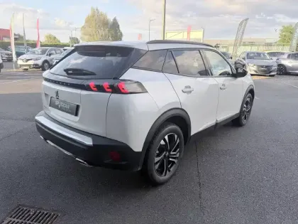 Photo 6 Peugeot 2008  PureTech 130 S&S EAT8