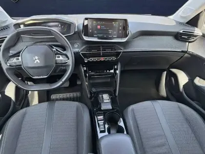 Photo 12 Peugeot 208  Electrique 50 kWh 136ch