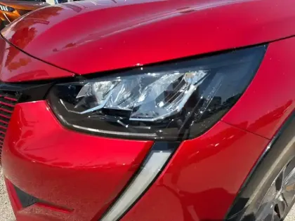 Photo 9 Peugeot 208  Electrique 50 kWh 136ch