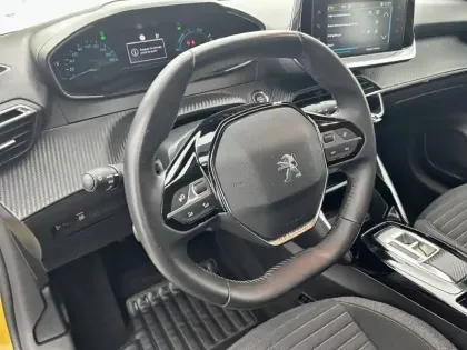 Photo 8 Peugeot 208  Electrique 50 kWh 136ch