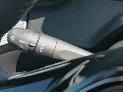 Photo 19 Peugeot 208  Electrique 50 kWh 136ch