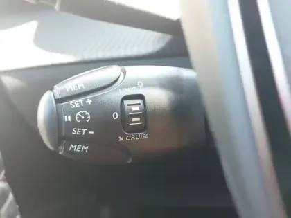 Photo 20 Peugeot 208  Electrique 50 kWh 136ch