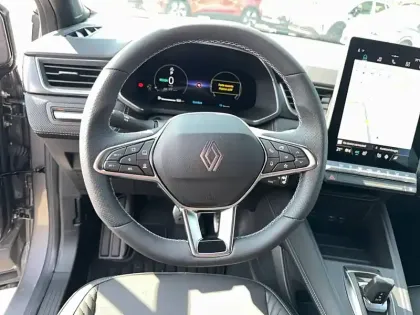Photo 28 Renault Captur  E-Tech full hybrid 160 ch