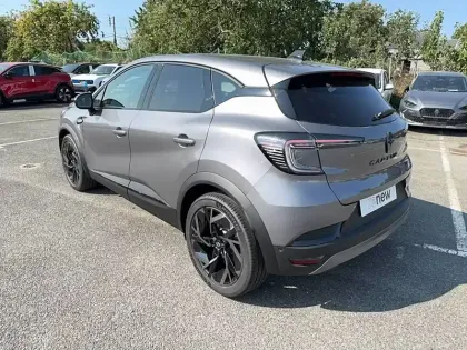 Photo 16 Renault Captur  E-Tech full hybrid 160 ch