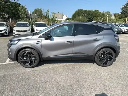 Photo 15 Renault Captur  E-Tech full hybrid 160 ch