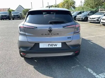 Photo 17 Renault Captur  E-Tech full hybrid 160 ch