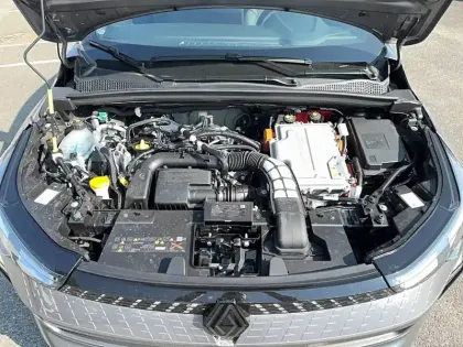 Photo 10 Renault Captur  E-Tech full hybrid 160 ch