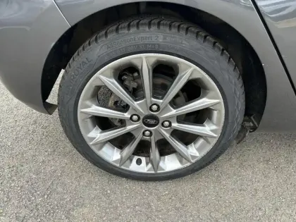 Photo 8 Ford Fiesta  1.0 EcoBoost 125ch Stop&Start Vignale 5p Euro6.2