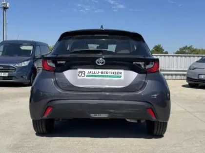 Photo 6 Toyota Yaris  116h Dynamic Business 5p + Programme Beyond Zero Academy MY22