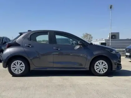 Photo 5 Toyota Yaris  116h Dynamic Business 5p + Programme Beyond Zero Academy MY22