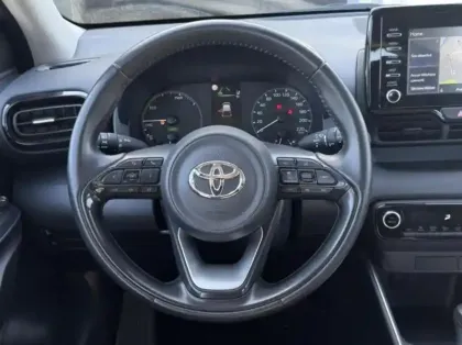 Photo 15 Toyota Yaris  116h Dynamic Business 5p + Programme Beyond Zero Academy MY22